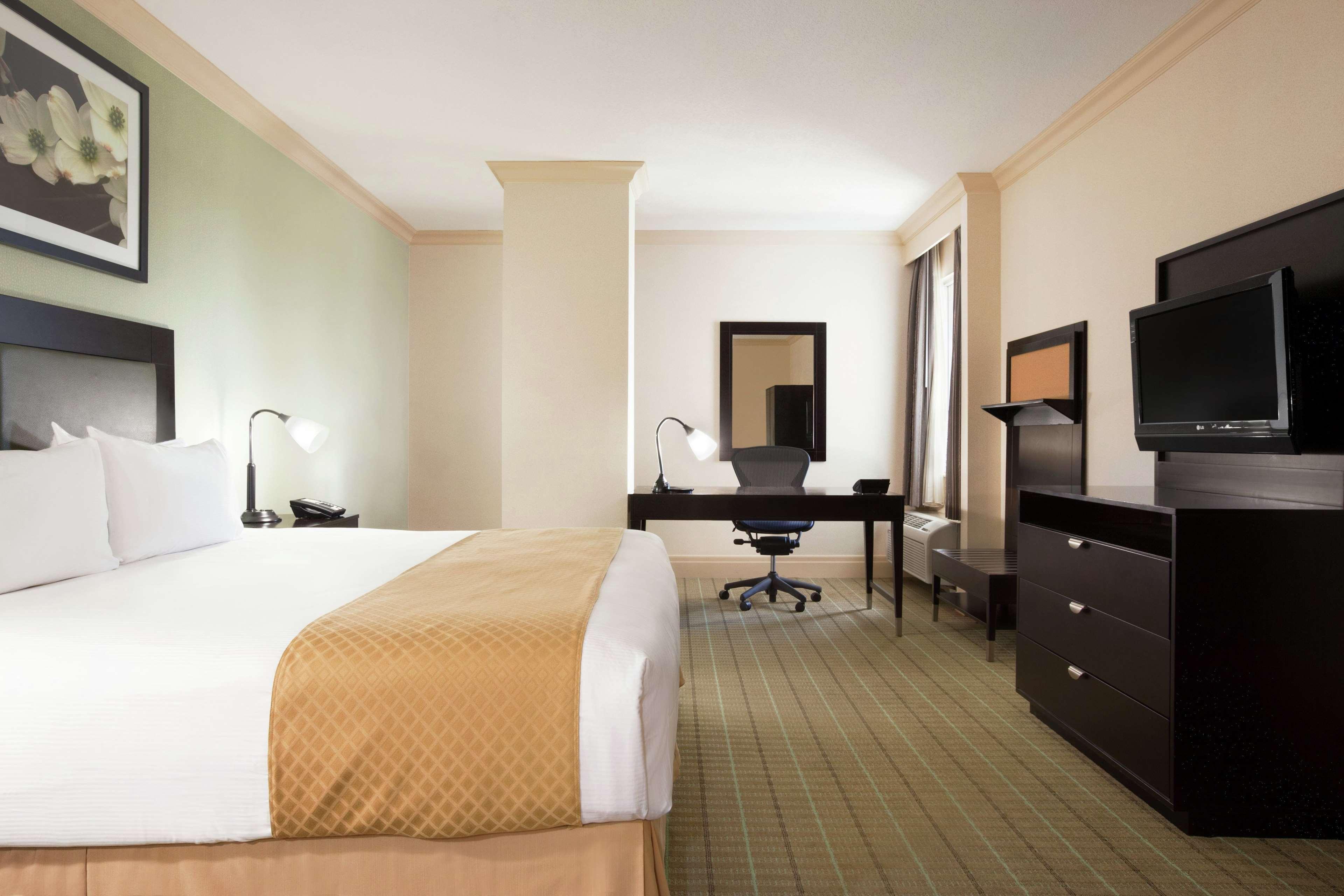 Doubletree By Hilton Hotel Dallas - Love Field Extérieur photo