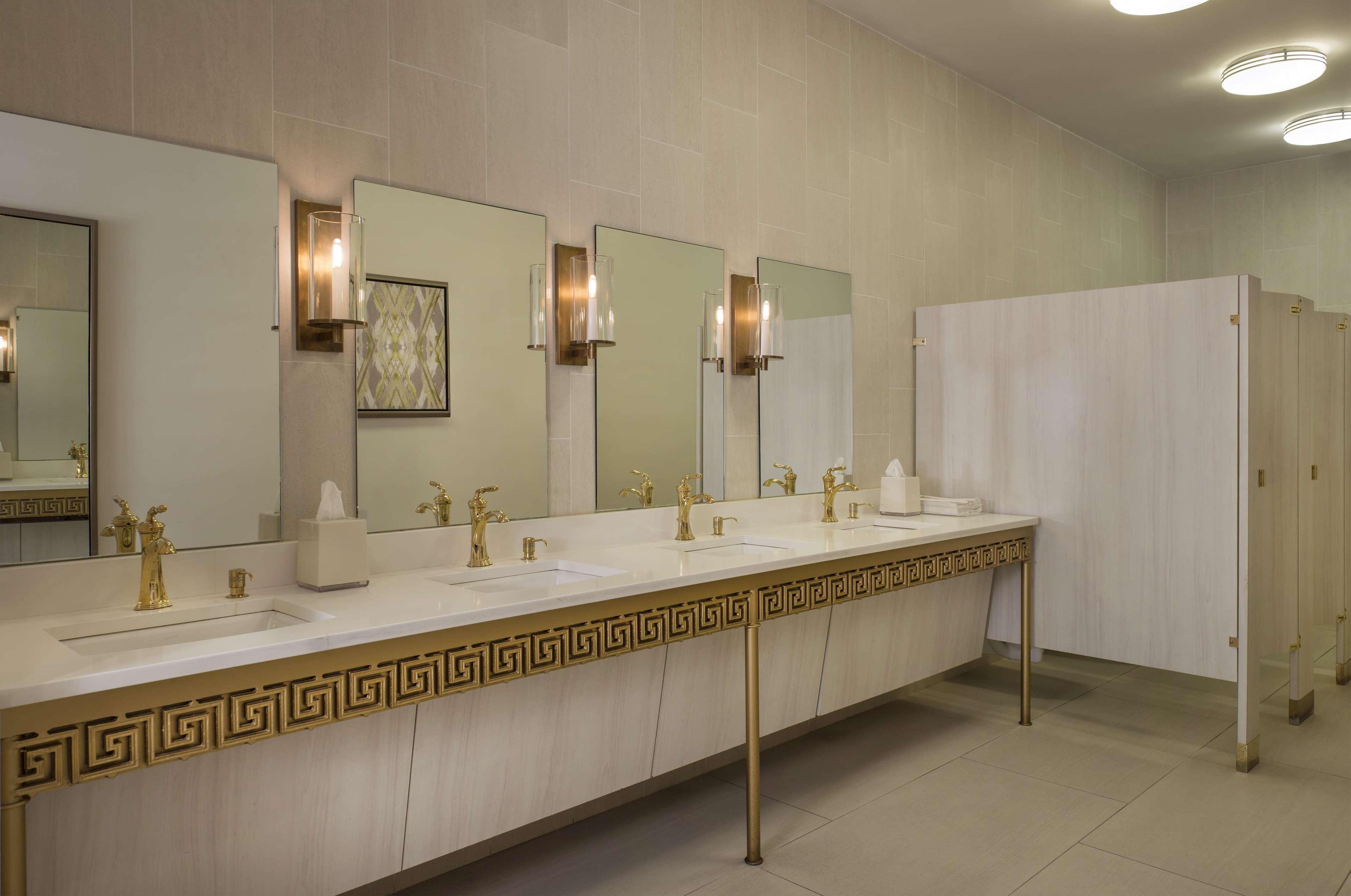 Doubletree By Hilton Hotel Dallas - Love Field Extérieur photo