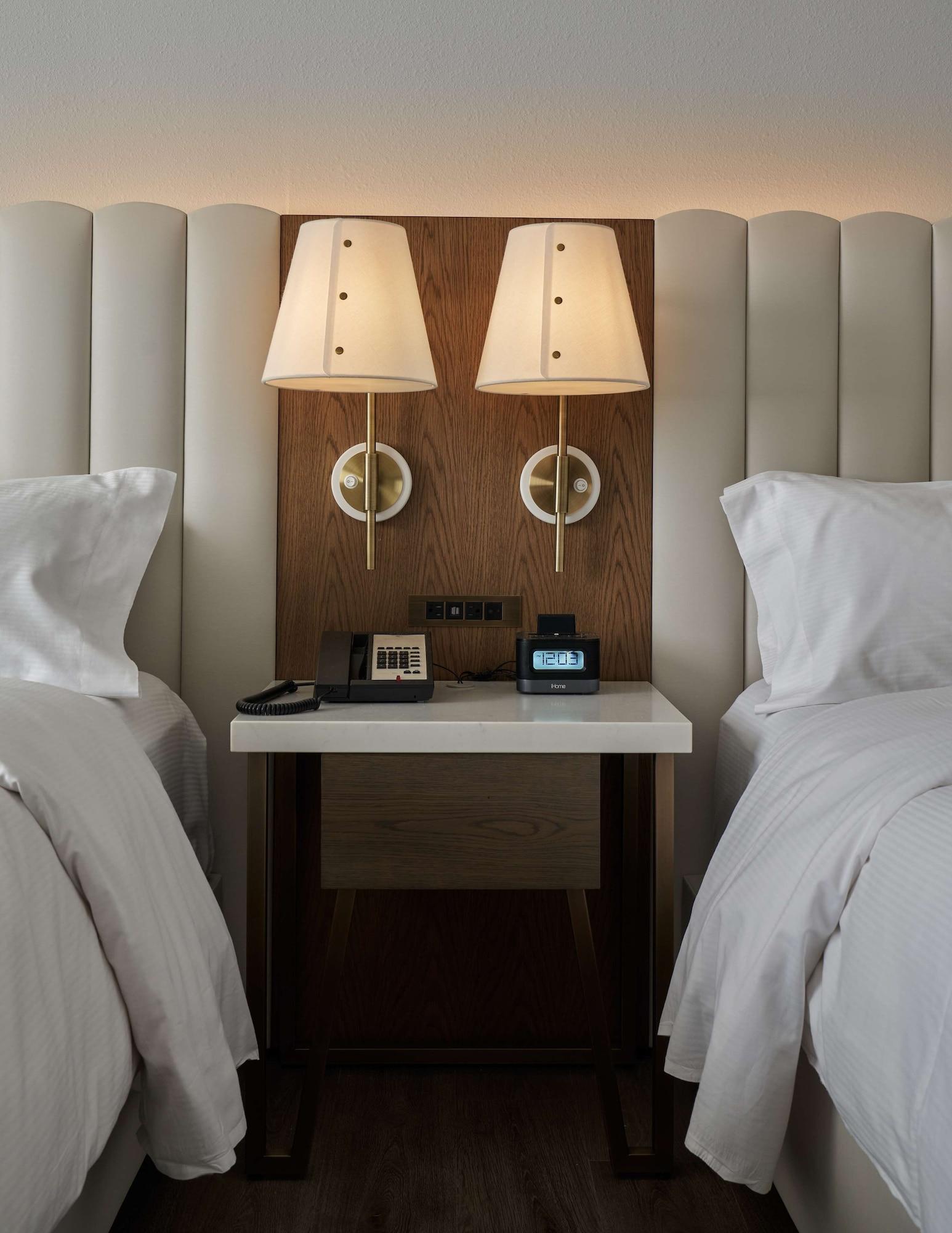 Doubletree By Hilton Hotel Dallas - Love Field Extérieur photo