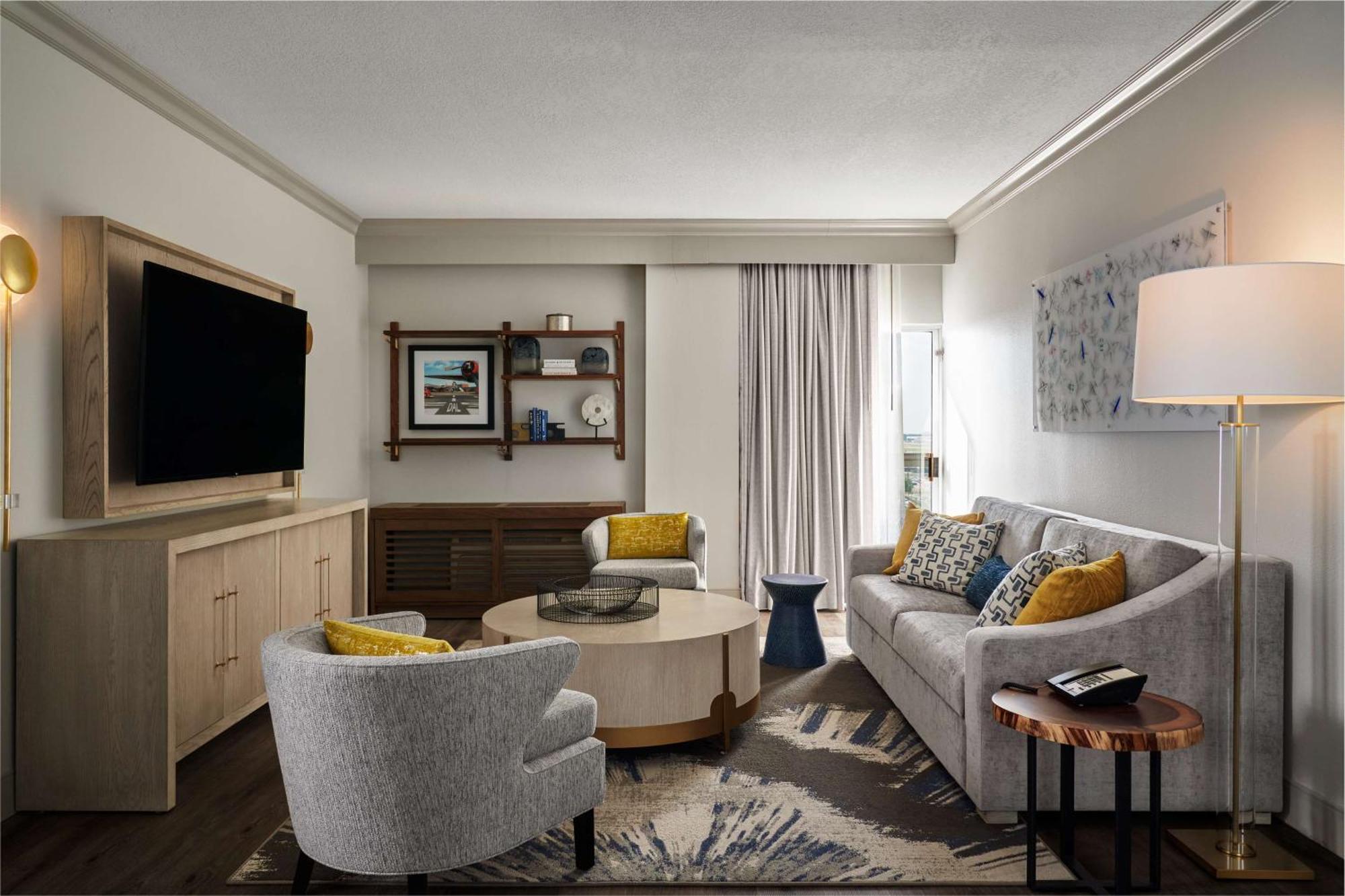 Doubletree By Hilton Hotel Dallas - Love Field Extérieur photo