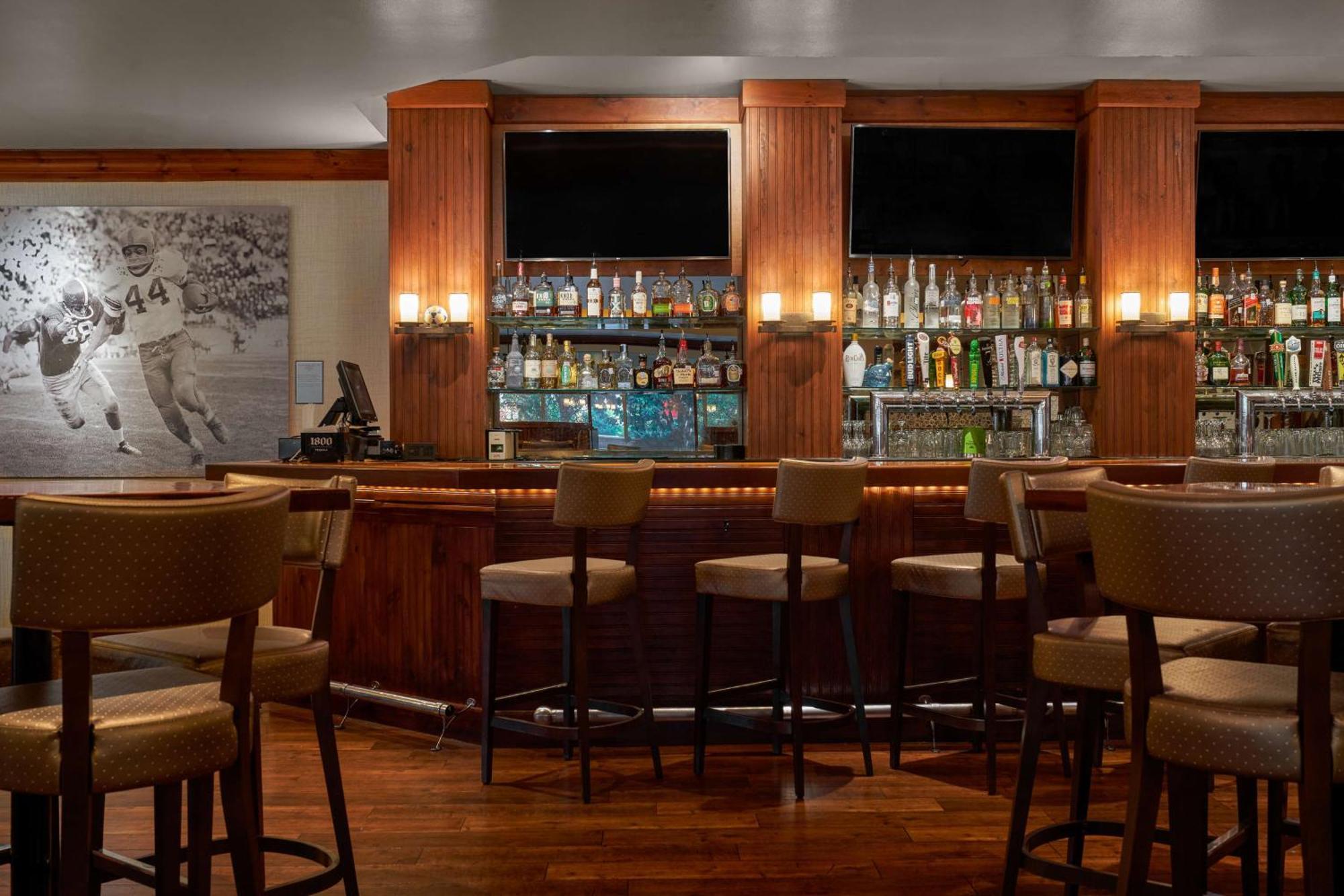 Doubletree By Hilton Hotel Dallas - Love Field Extérieur photo
