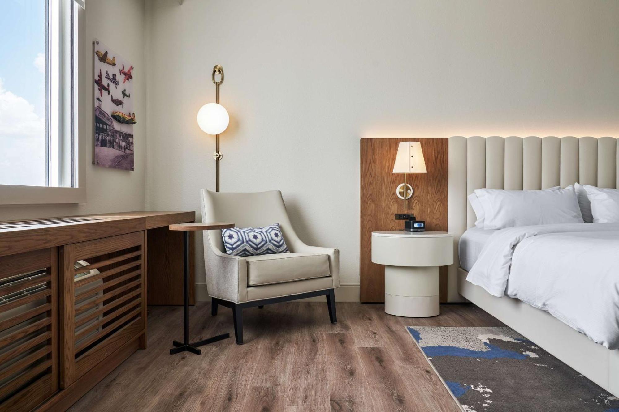 Doubletree By Hilton Hotel Dallas - Love Field Extérieur photo
