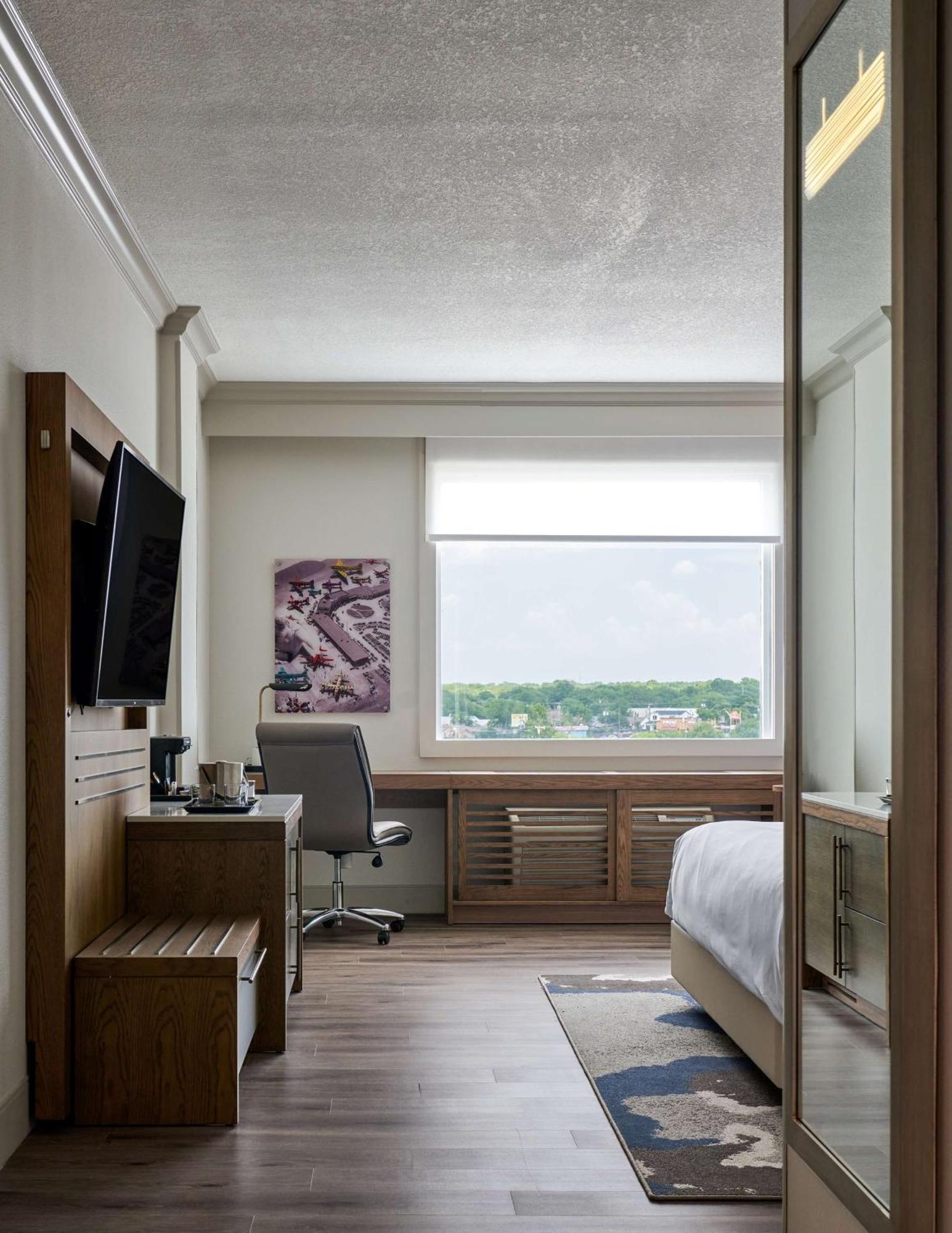 Doubletree By Hilton Hotel Dallas - Love Field Extérieur photo