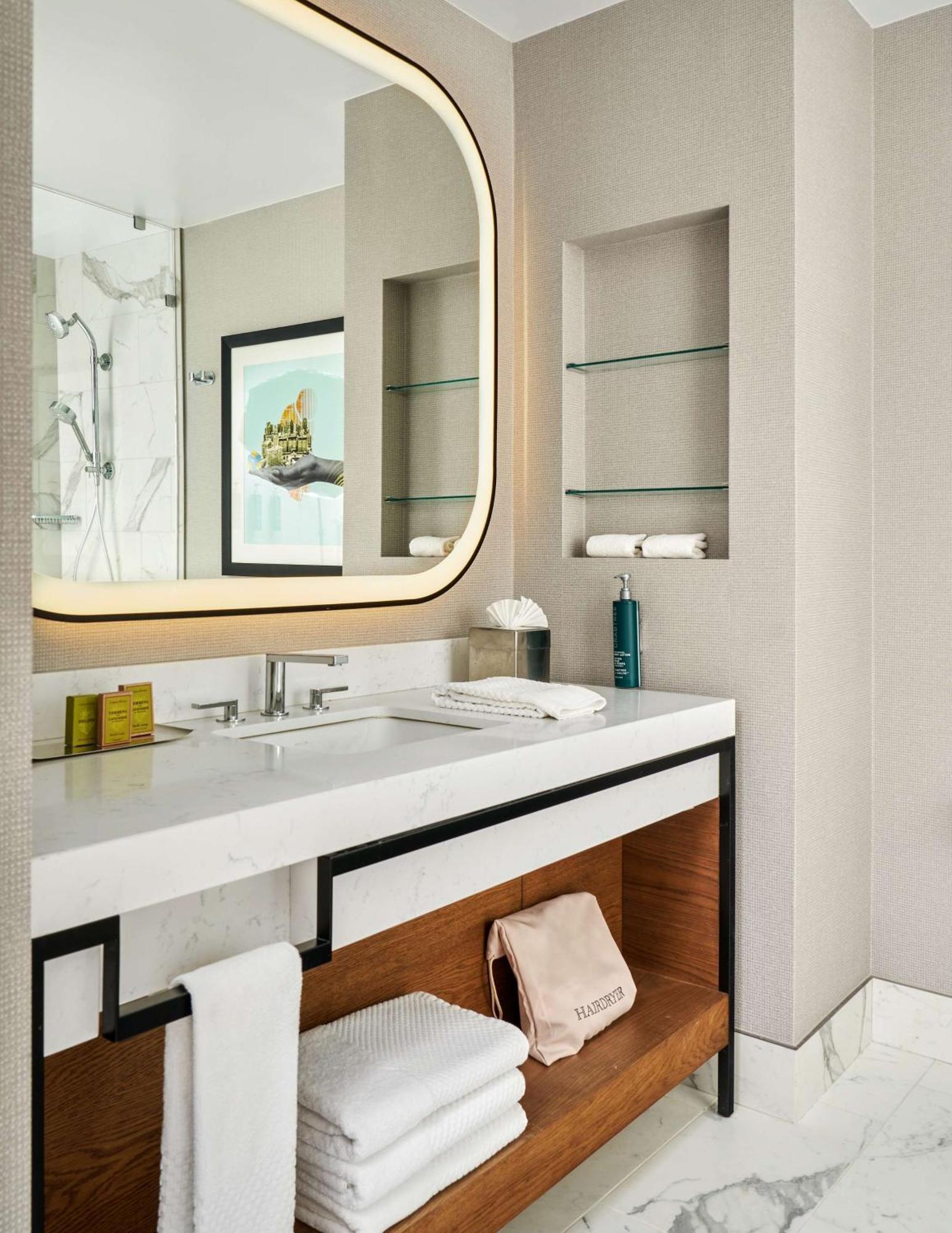 Doubletree By Hilton Hotel Dallas - Love Field Extérieur photo