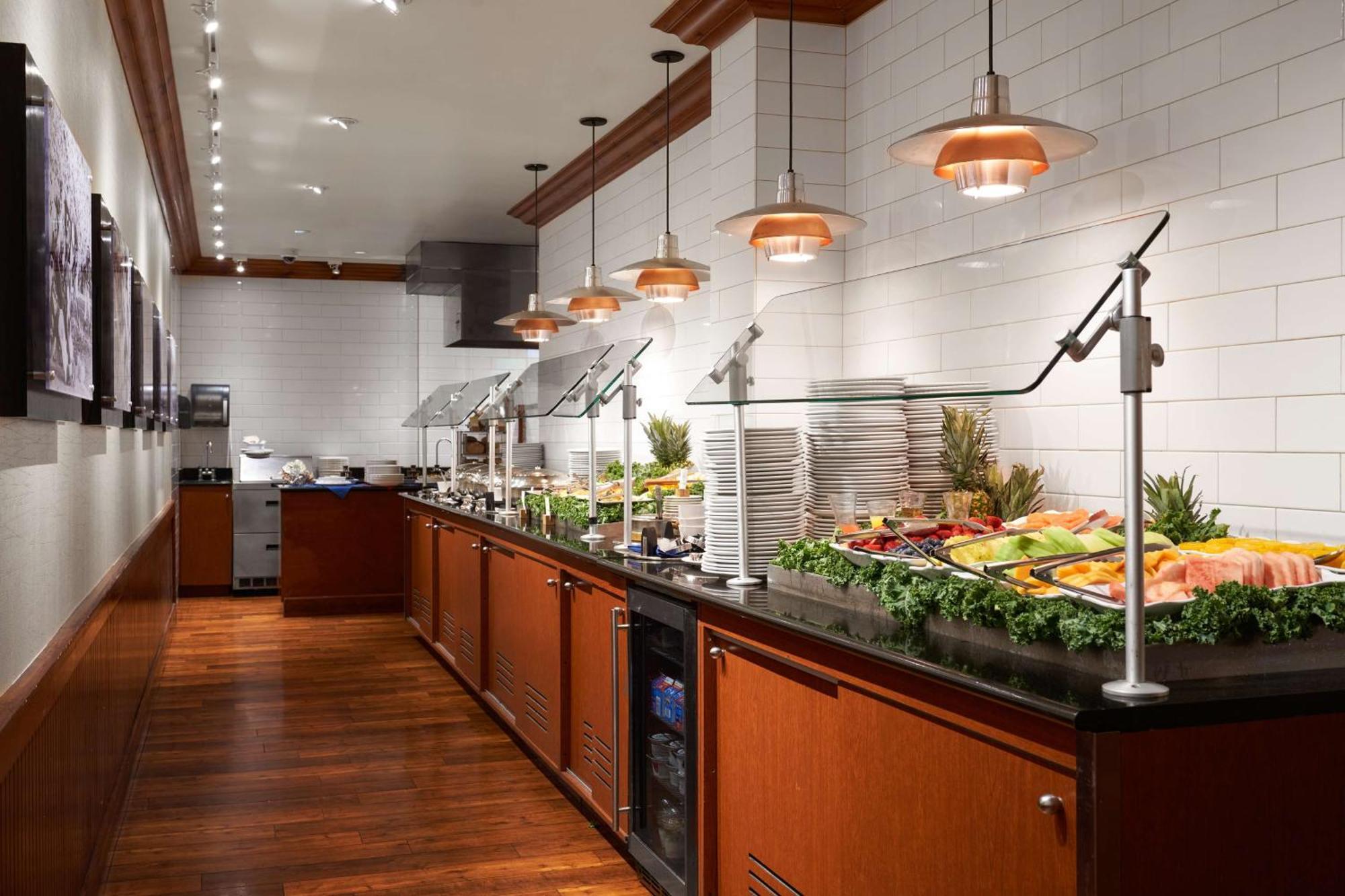 Doubletree By Hilton Hotel Dallas - Love Field Extérieur photo