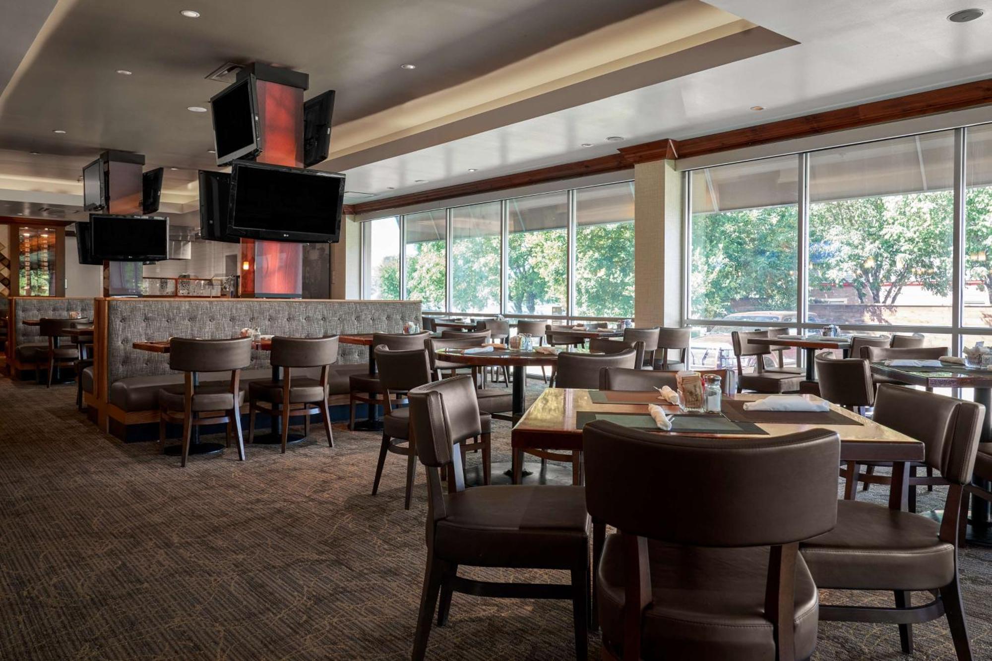 Doubletree By Hilton Hotel Dallas - Love Field Extérieur photo